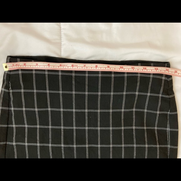 Pencil Skirt (small) - Picture 4 of 4
